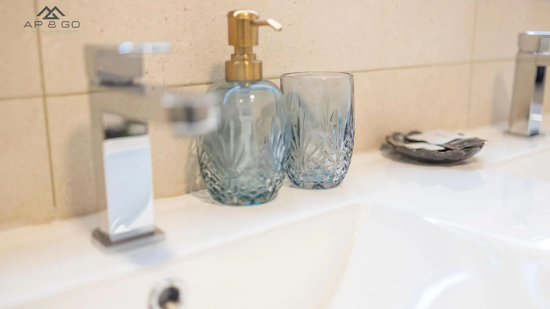 Sky Marina Luxury Apartment La Herradura