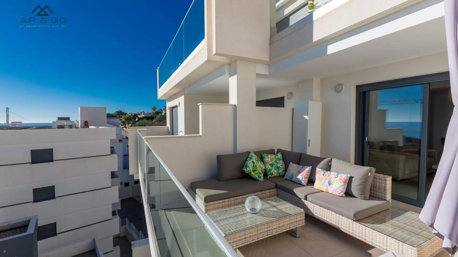 Sky Marina Luxury Apartment La Herradura