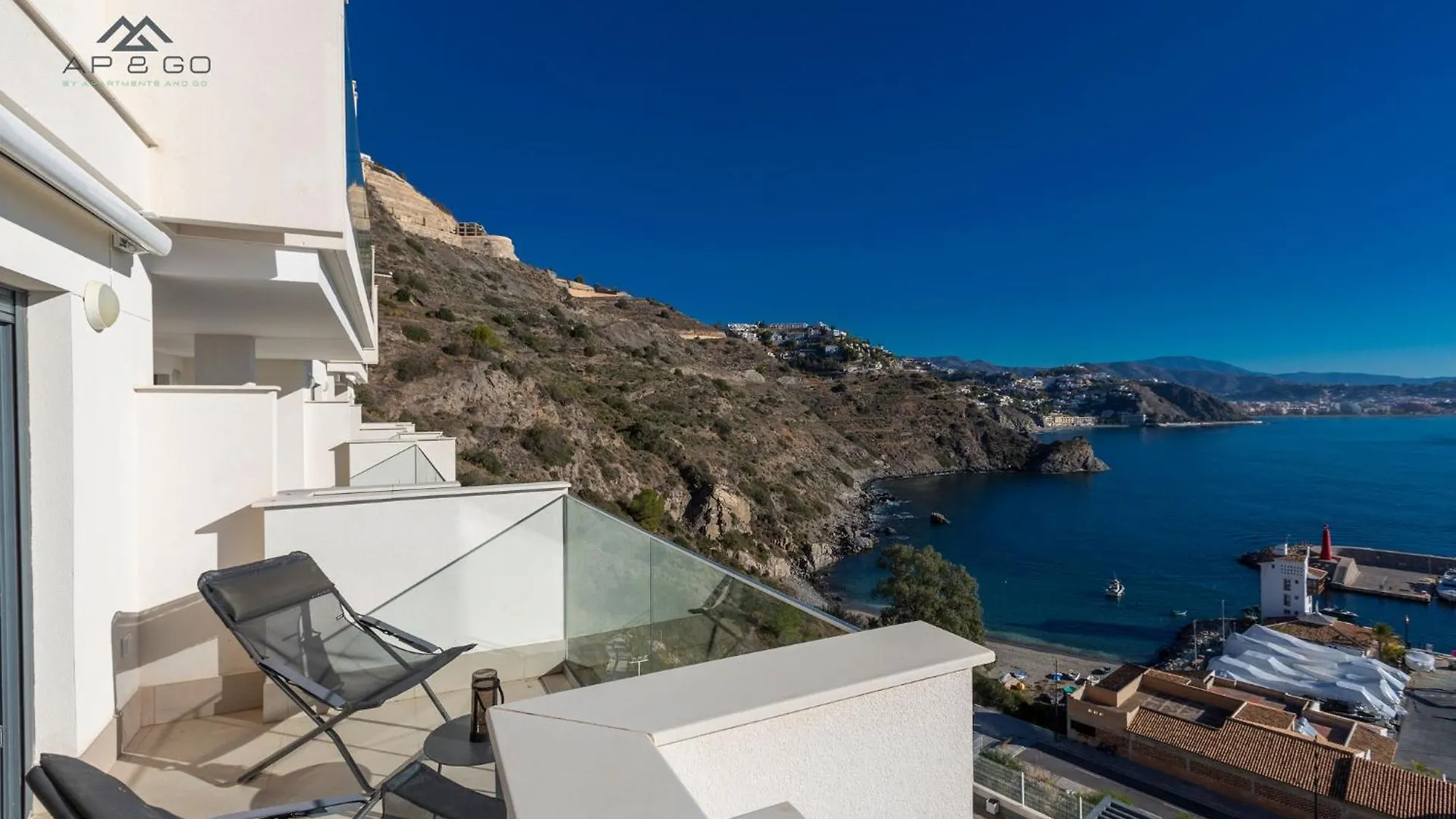 Sky Marina Luxury Apartment La Herradura