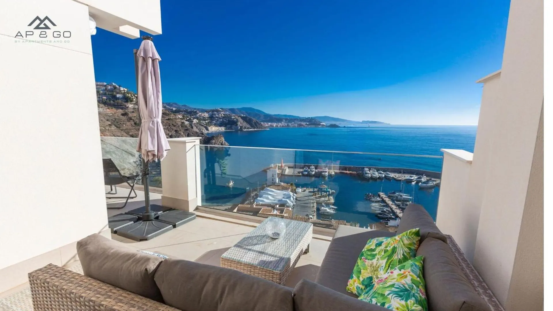 Sky Marina Luxury Apartment La Herradura